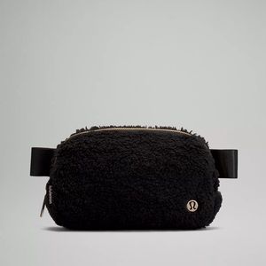 Lululemon Everywhere Fleece Belt Bag
